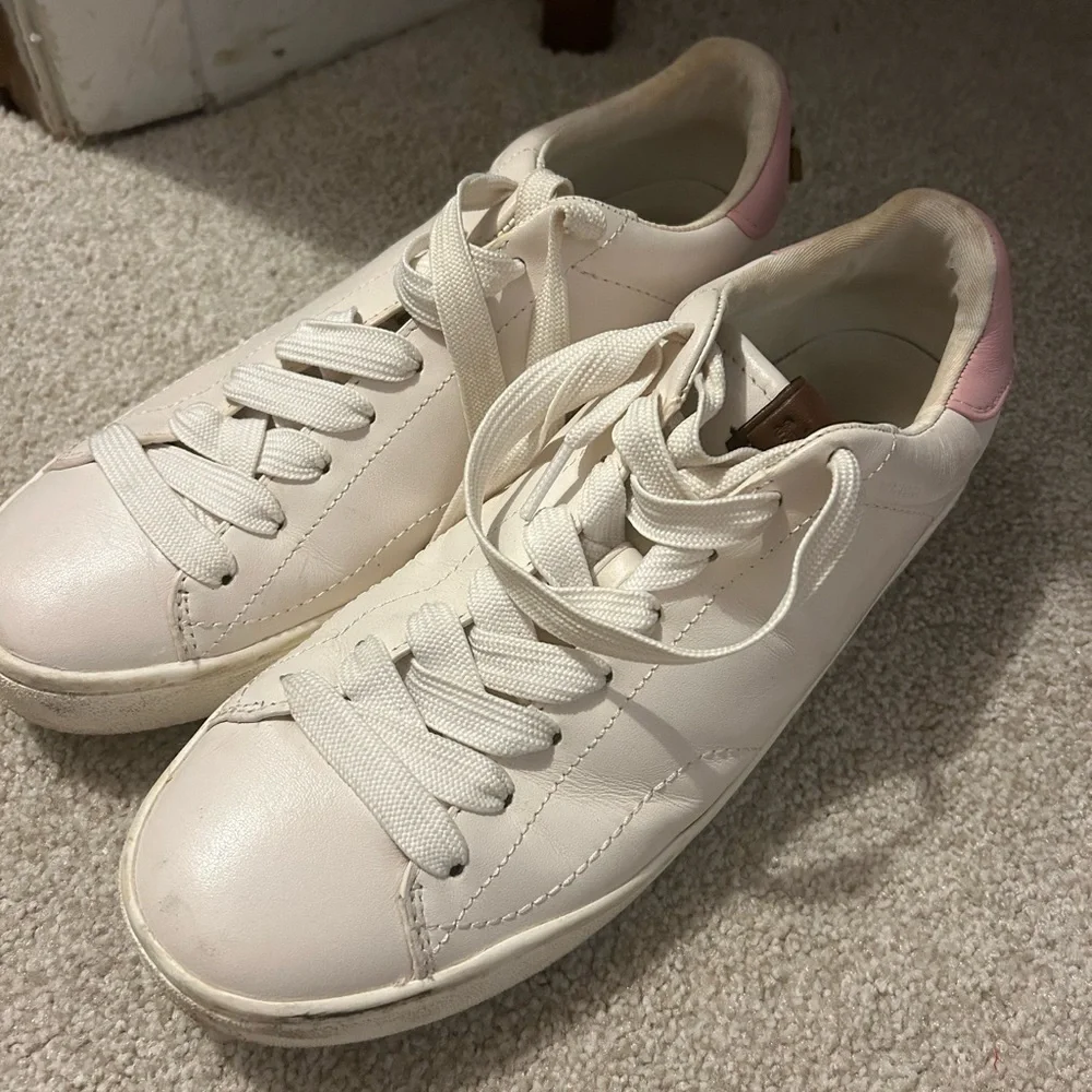 Coach woman’s sneaker - Picture 1 of 5